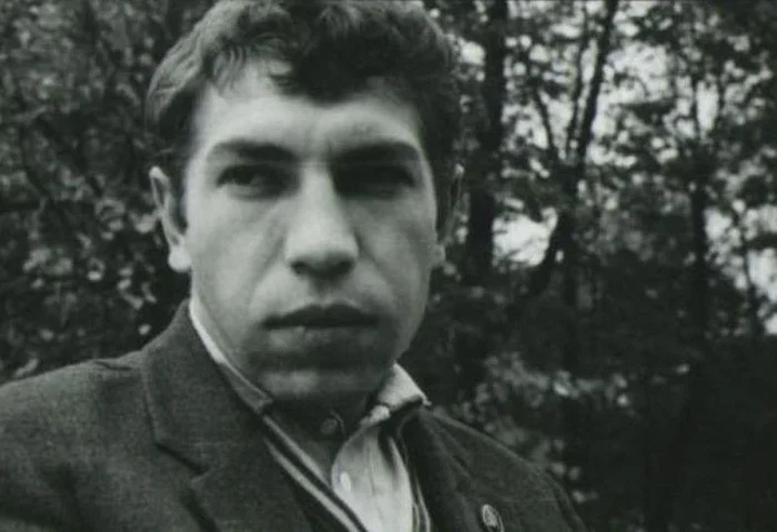 Великая награда и вечное проклятие Владимира Толоконникова... Советские актеры, Актеры и актрисы, Фото со съемок, Фильмы, Владимир Толоконников, Знаменитости, Советское кино, СССР, Экранизация, Классика, Длиннопост, Театр, Биография, Telegram (ссылка), Российское кино, Вертикальное видео, Видео, Короткие видео