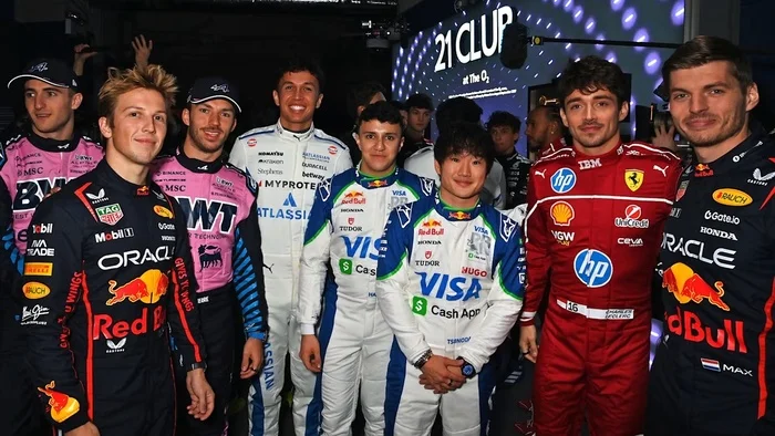 Formula 1. F1 75 Live Review - 2025 Livery Show Ceremony - Автоспорт, Race, Formula 1, Commands, Presentation, Show, Ferrari, Mclaren, Red bull, Mercedes, Aston martin, Alpine, Haas, Williams racing, Sauber, World championship, Longpost