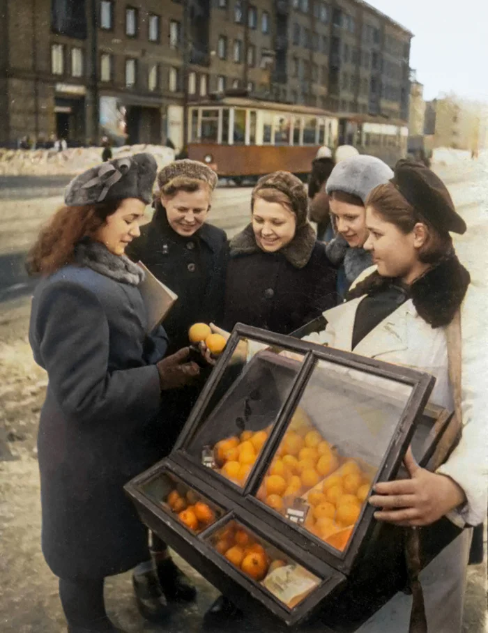 Подборка простых и потрясающих фотографий эпохи СССР. 20 раскрашенных фотографий. Часть XIX Старое фото, 20 век, Фотография, СССР, Детство в СССР, 1930-е, 40-е, 50-е, 60-е, 80-е, Историческое фото, Колоризация, Длиннопост