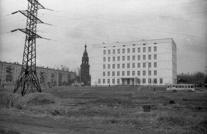 Walking through a new housing development, late 60s - the USSR, Black and white photo, Everyday life, 60th, 70th, Childhood in the USSR, Building, Longpost, Moscow