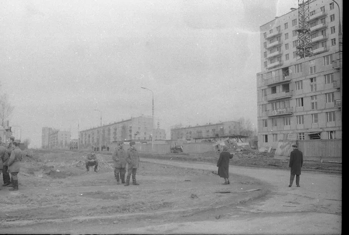 Walking through a new housing development, late 60s - the USSR, Black and white photo, Everyday life, 60th, 70th, Childhood in the USSR, Building, Longpost, Moscow