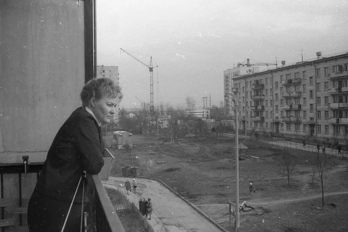 Walking through a new housing development, late 60s - the USSR, Black and white photo, Everyday life, 60th, 70th, Childhood in the USSR, Building, Longpost, Moscow