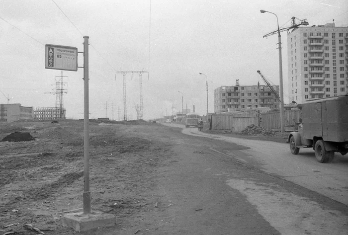 Walking through a new housing development, late 60s - the USSR, Black and white photo, Everyday life, 60th, 70th, Childhood in the USSR, Building, Longpost, Moscow