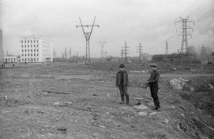 Walking through a new housing development, late 60s - the USSR, Black and white photo, Everyday life, 60th, 70th, Childhood in the USSR, Building, Longpost, Moscow