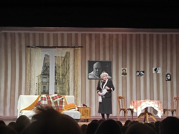    , !    ,    ,       ))