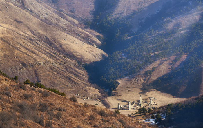 Башенный комплекс Таргим. С перевела Цей Лоам.