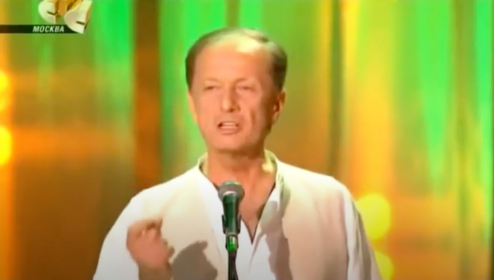 Скриншот из записи миниатюры. Простите, такое качество видео было)