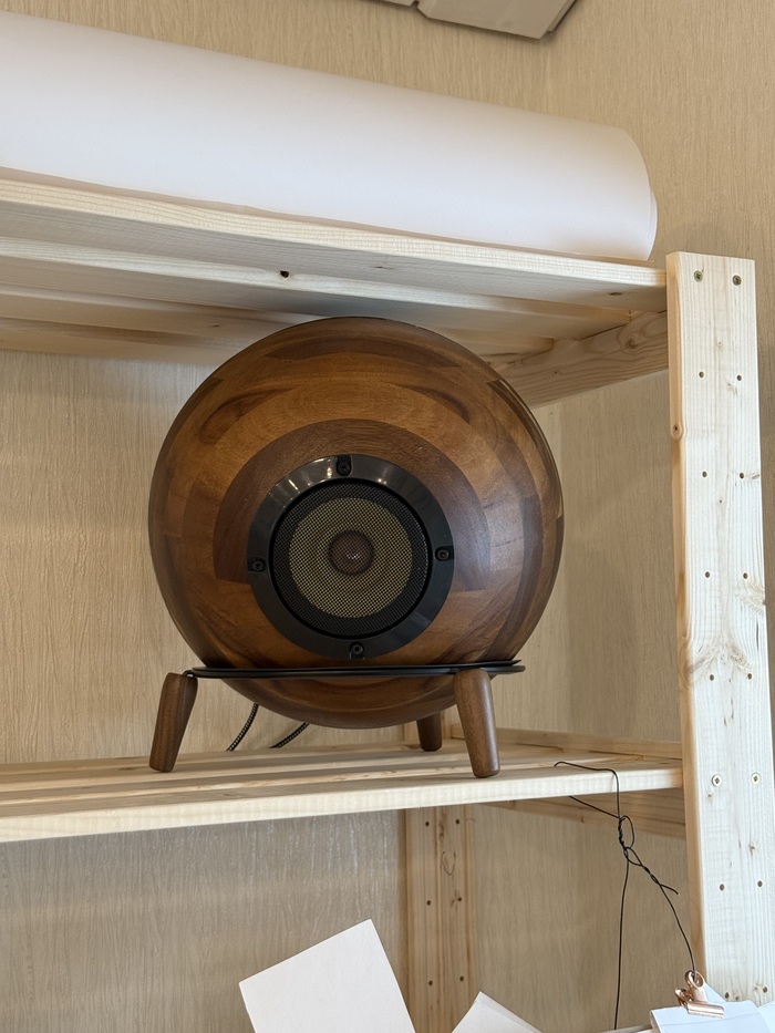 В интерьере