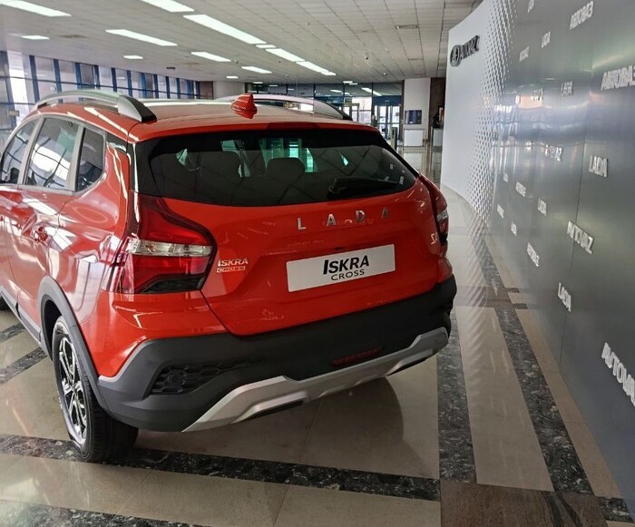 Lada Iskra Cross
