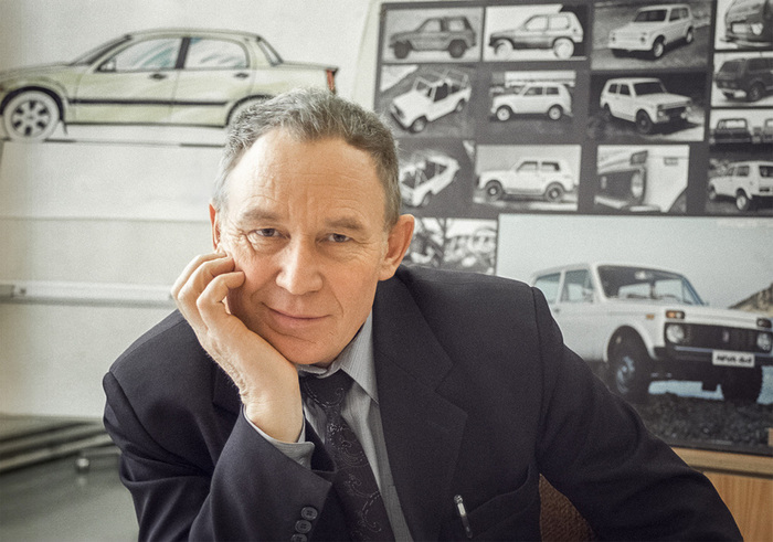   Ѹ    .        28    .