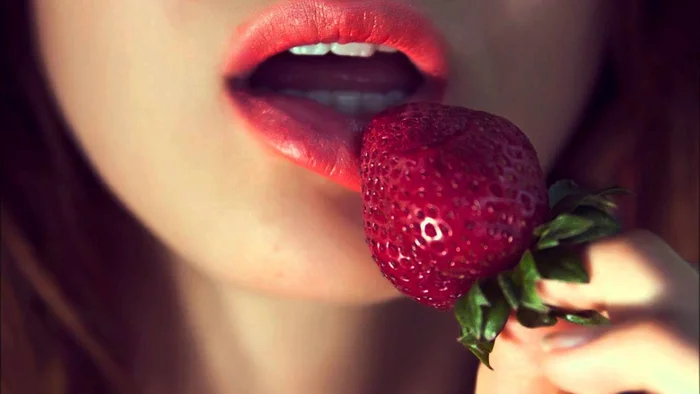 What kind of strawberry are you: red or white? - My, Marketing, Business, Blog, Entrepreneurship, Strawberry (plant), Small business, Стратегия, Development, Success, Nike, Startup, Experience, Case, Apple, iPhone, Longpost