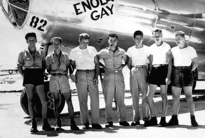  ca, poc    Xpoc, epe , 6 ac 1945 