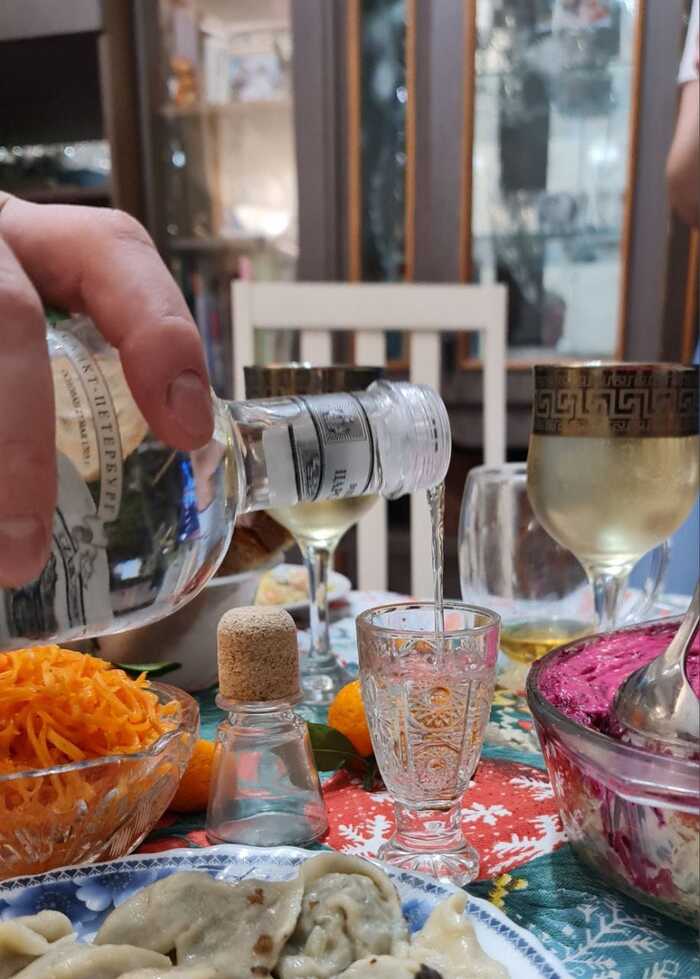 как бахнешь, так сразу по-русски легче разговаривать