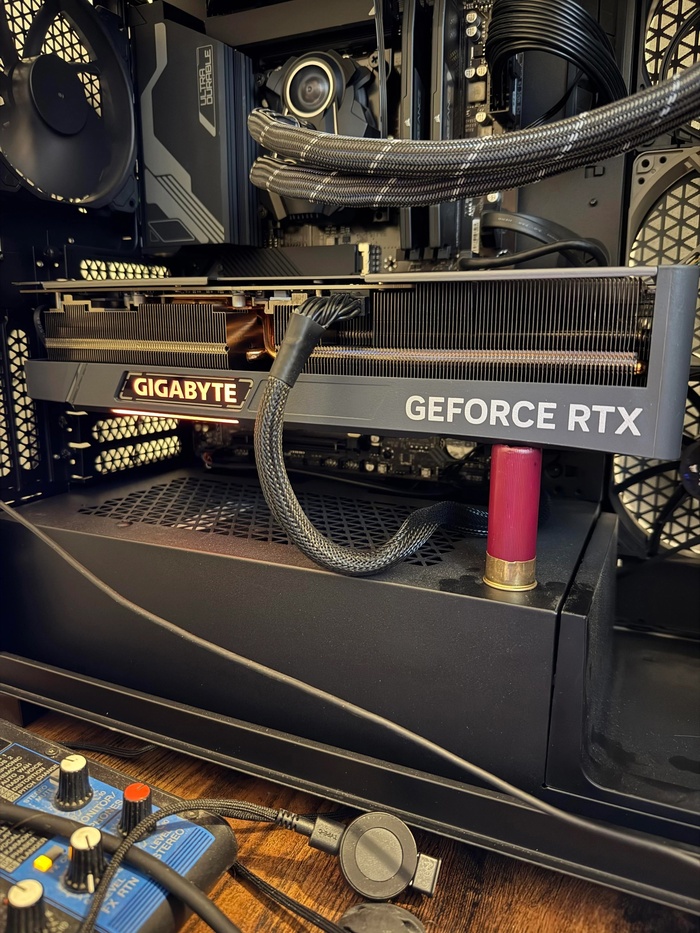 Подставка под видеокарту