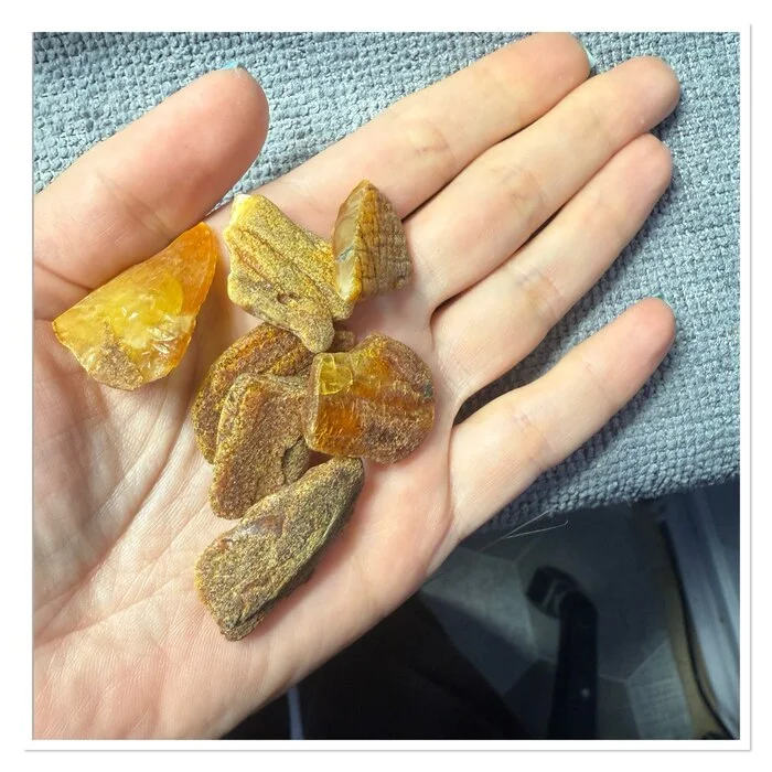 Microcat made of amber - My, Needlework with process, Friday tag is mine, Needlework, With your own hands, Stone carving, cat, Amber, Longpost