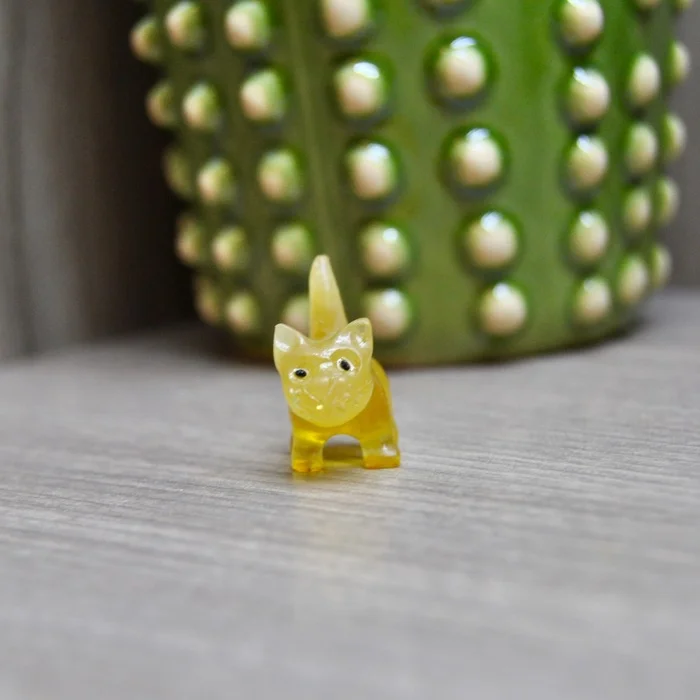 Microcat made of amber - My, Needlework with process, Friday tag is mine, Needlework, With your own hands, Stone carving, cat, Amber, Longpost