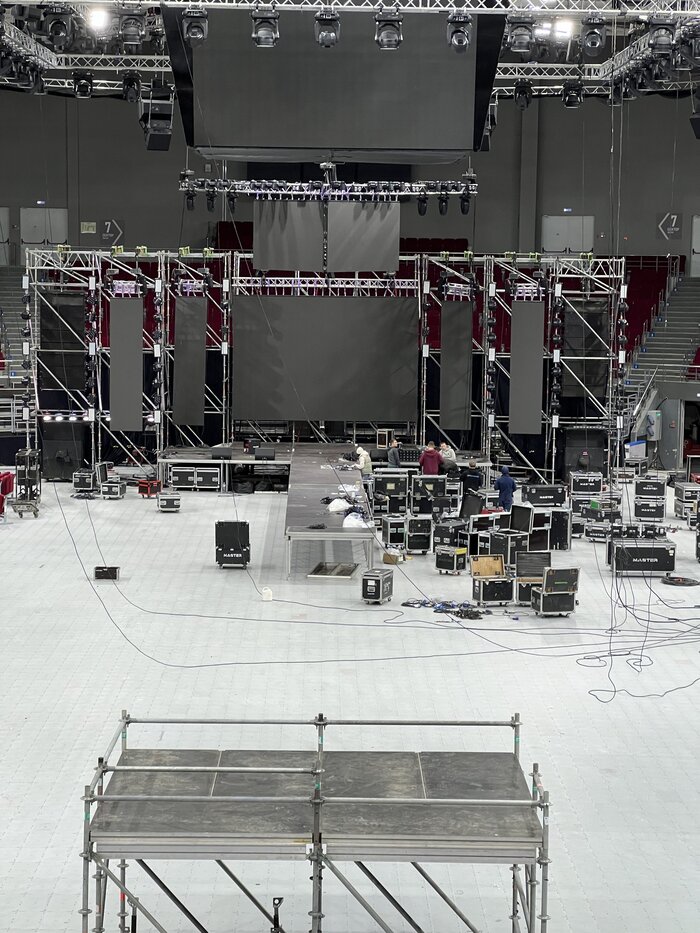 Пока вы спите, монтируется мероприятие на которые вы придете уже совсем скоро