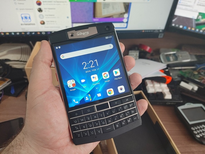   QWERTY-  2025  -    Unihertz Titan , , , , , , Android, Qwerty, Blackberry,  , , , 