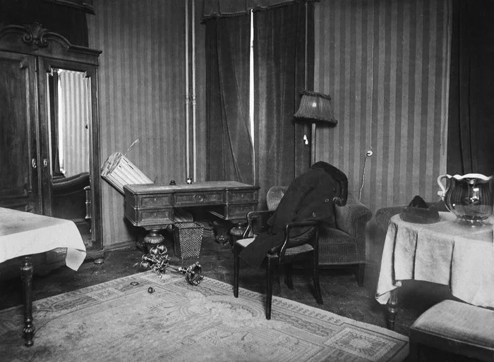 The fifth corner of the fifth room of the Angleterre Hotel - Sergey Yesenin, Расследование, Murder, Suicide, Поэт, Poetry, The photo, Photographer, Retoucher, Violence, Death, Hotel, Angleterre, Old photo, Negative, Tragedy, Writing, Telegram (link), Longpost