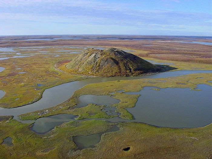 Бугор пучения в тундре