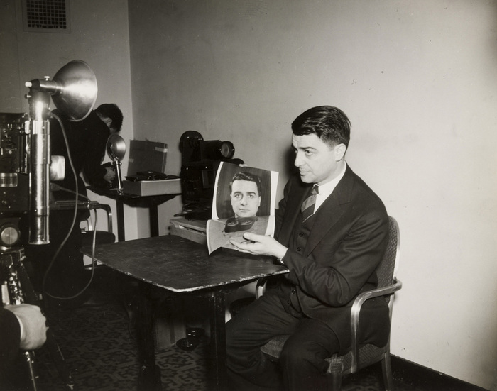 Первая камера Polaroid, Land Model 95, была выпущена в 1948 году.