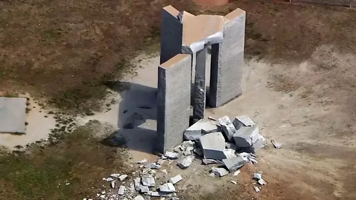 The Georgia Guidestones - The Most Mysterious Monument in the United States - Planet Earth, Land, Longpost