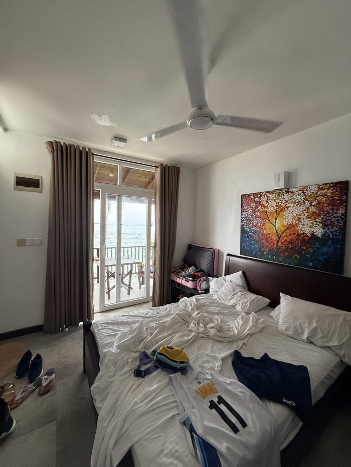 Joe's Resort Unawatuna.    4   - , , -, , ,  ,  , Telegram (),  (), 