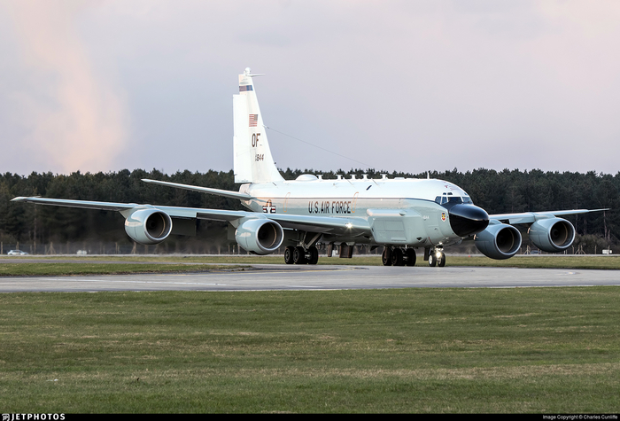 Boeing RC-135 (заводское обозначение — Boeing 739) — семейство крупных стратегических разведывательных самолётов.