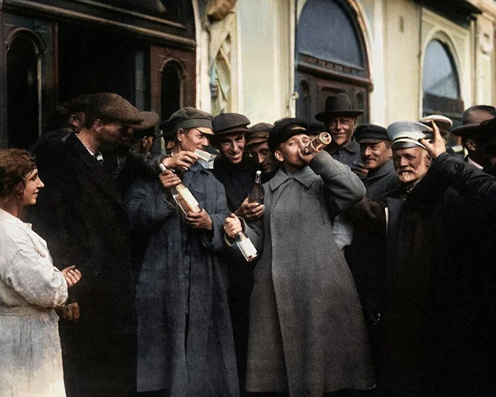 Нелёгкая жизнь СССР в первое десятилетие своего существования. 20 раскрашенных фотографий 20 век, Историческое фото, Старое фото, Фотография, СССР, 1920-е, Колоризация, Длиннопост