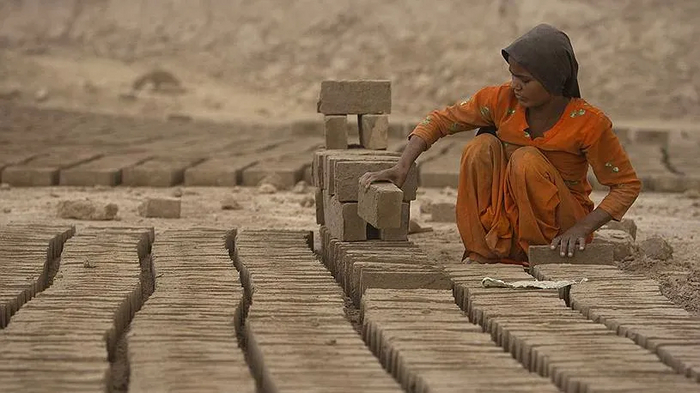 В Пакистане рабы чаще всего трудятся на кирпичных заводах