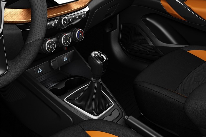     Lada Vesta  6- :   ?