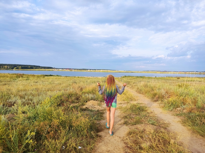 Косы дочери плела сама