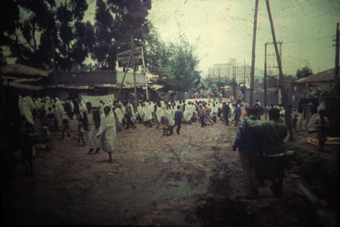  g ...  !       ,          .