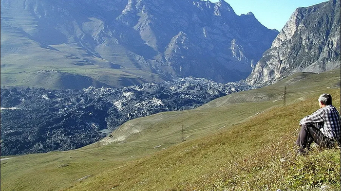 Сошедший ледник в Кармадонском ущелье