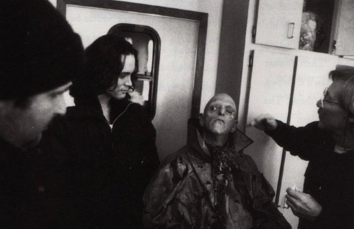 Подготовка к съёмкам знаменитого Майкла Берримана. Однако его персонаж Skull Cowboy не вошёл в итоговую версию фильма.