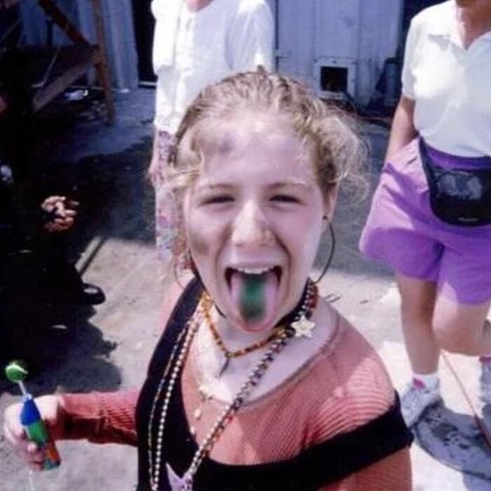 Сара и зелёный чупа-чупс.