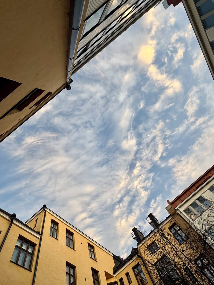             18:00 , , , 