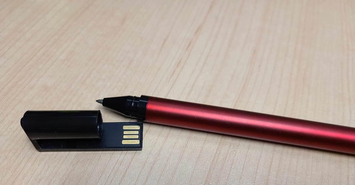 Ручка с колпачком-флешкой на 4 Gb | Пикабу