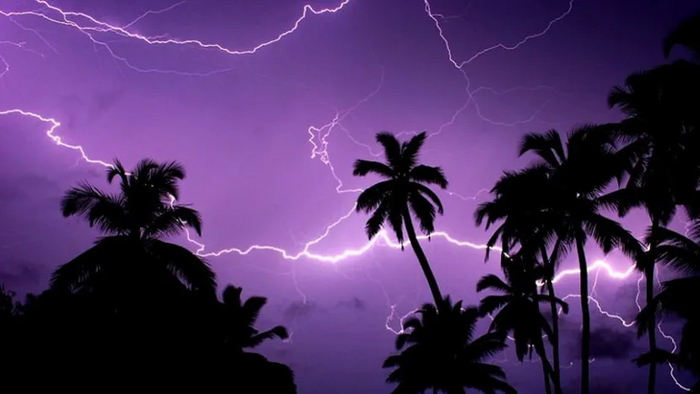 Молнии сверкают в небе над Кататумбо больше 200 дней в году