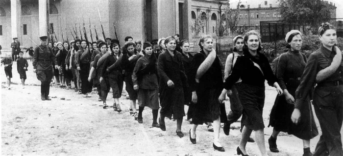 Main orders and regulations on women's service in the Red Army, 1942-43 (with photo illustrations) - My, The Great Patriotic War, Military history, the USSR, Red Army, Order, Documentation, Conscription, Komsomol, Women, Heroism, Outfit, Historical photo, Longpost