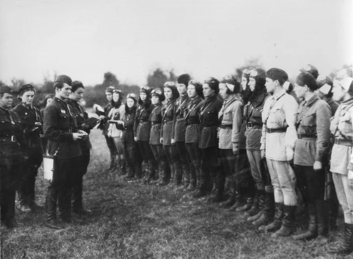 Main orders and regulations on women's service in the Red Army, 1942-43 (with photo illustrations) - My, The Great Patriotic War, Military history, the USSR, Red Army, Order, Documentation, Conscription, Komsomol, Women, Heroism, Outfit, Historical photo, Longpost