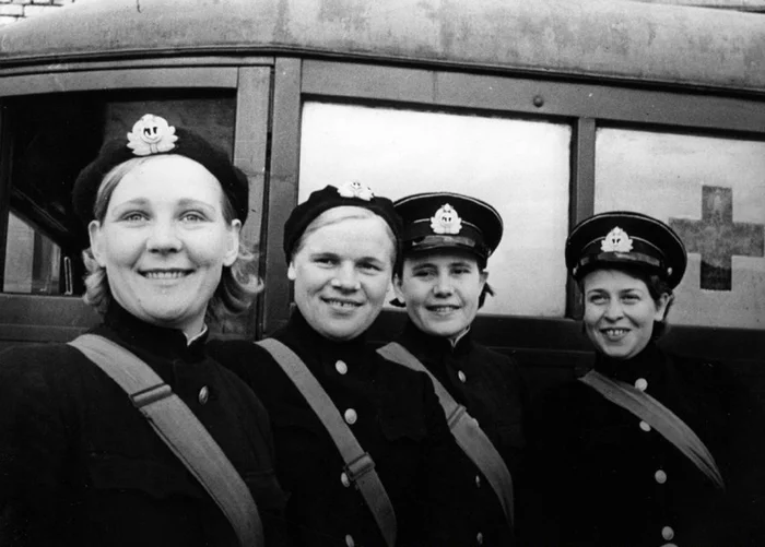 Main orders and regulations on women's service in the Red Army, 1942-43 (with photo illustrations) - My, The Great Patriotic War, Military history, the USSR, Red Army, Order, Documentation, Conscription, Komsomol, Women, Heroism, Outfit, Historical photo, Longpost