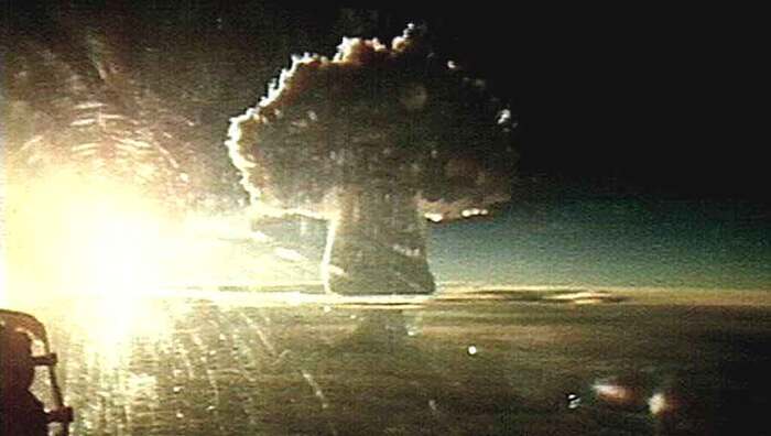 Самолет, сбросивший «Царь-бомбу»