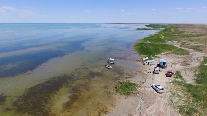 Малое Аральское море около Кокаральской плотины
