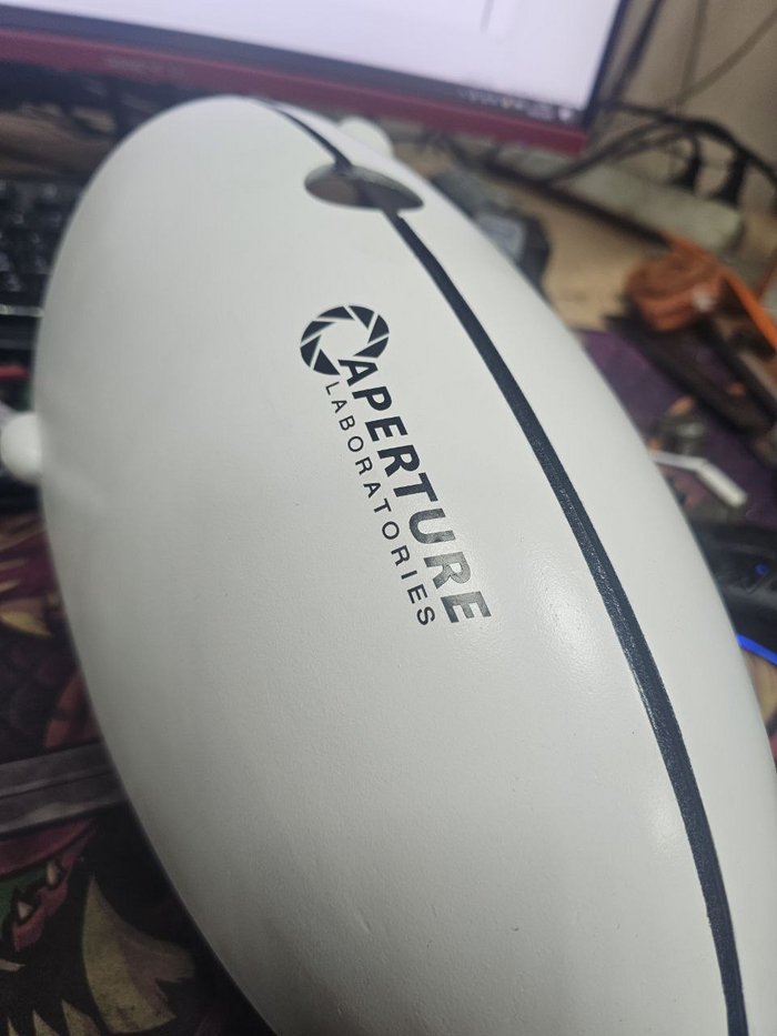  LABORATOIES          .