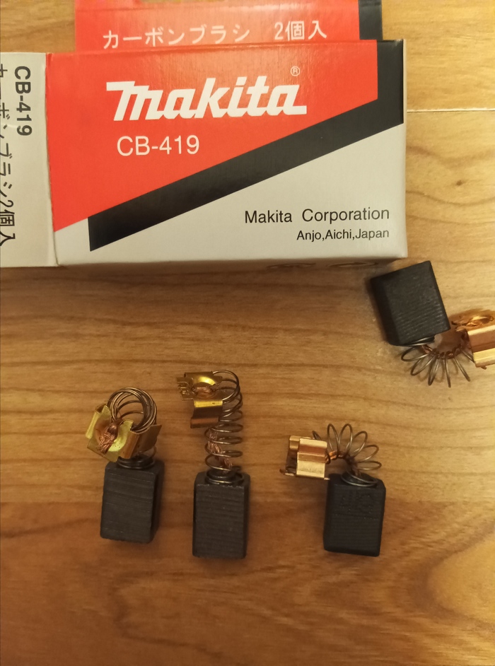 Слева подделка, справа оригинал