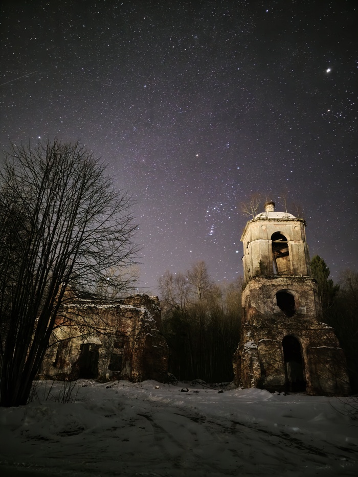 Димитриевская Церковь на смартфон