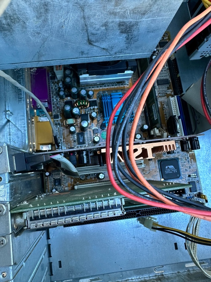 Удивлен количеству выброшенных компьютеров в поселке под снос Поиск, Находка, Компьютер, Системный Блок, Длиннопост