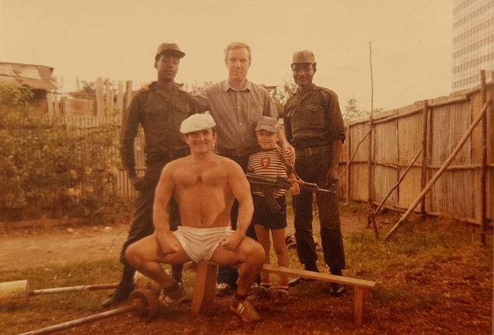   ,  ,     - .   ,        6 .         )