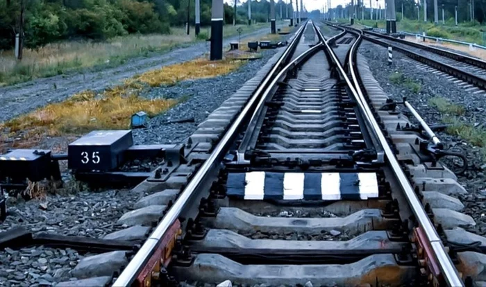 Тайна полосатых планок на железной дороге: зачем они нужны? Познавательно, Безопасность на дорогах, Истории из жизни, 20 век, Хочу все знать, Длиннопост, Техника безопасности Тайна полосатых планок на железной дороге: зачем они нужны? Познавательно, Безопасность на дорогах, Истории из жизни, 20 век, Хочу все знать, Длиннопост, Техника безопасности